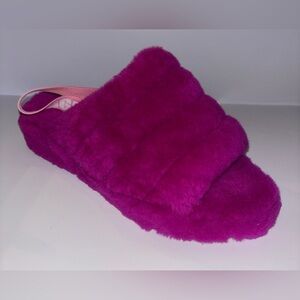 UGG Fluff Yeah‎ Fuschia Sheepskin Fur Slipper Sandals Women 9M Casual Loungewear